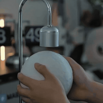 Lunarshine™ - Zwevende Maanlamp & Draadloze Oplader